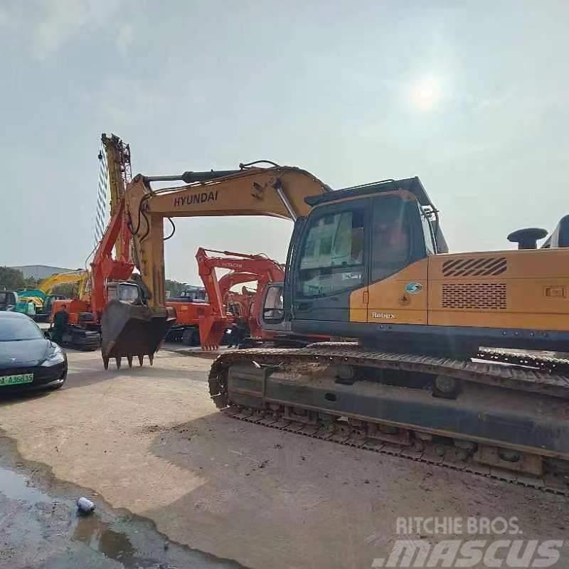 Hyundai Robex 520 VS Crawler excavators