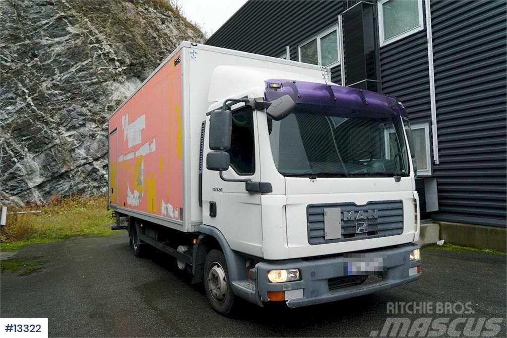 MAN TGL 8.210 Box truck w/ Zepro Lift Kastenaufbau