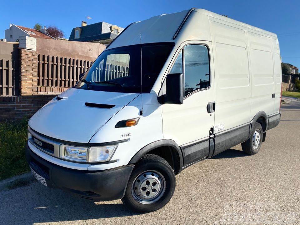 Iveco Daily Family 10m3 35S12 Largo RS Lieferwagen