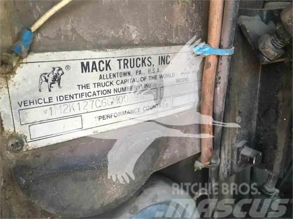 Mack MR6855 Müllwagen