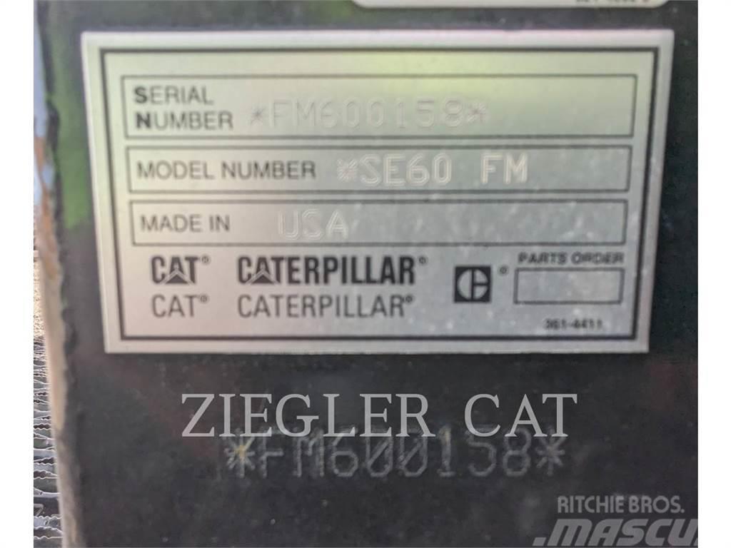 CAT AP1055 Strassenfertiger