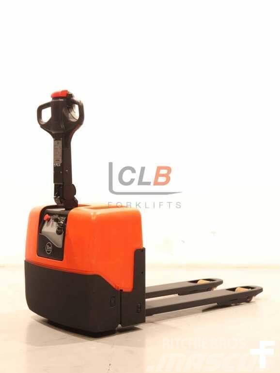 BT LWE 130 Minimover Niedergabelstapler