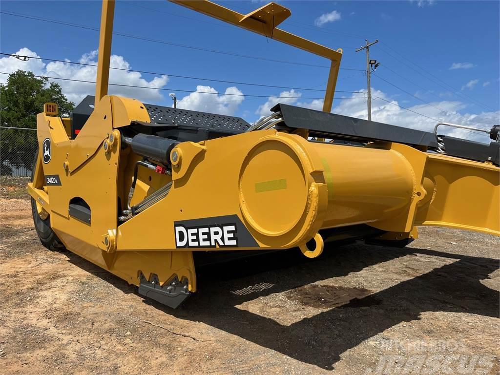 John Deere 2412D E Traktoren