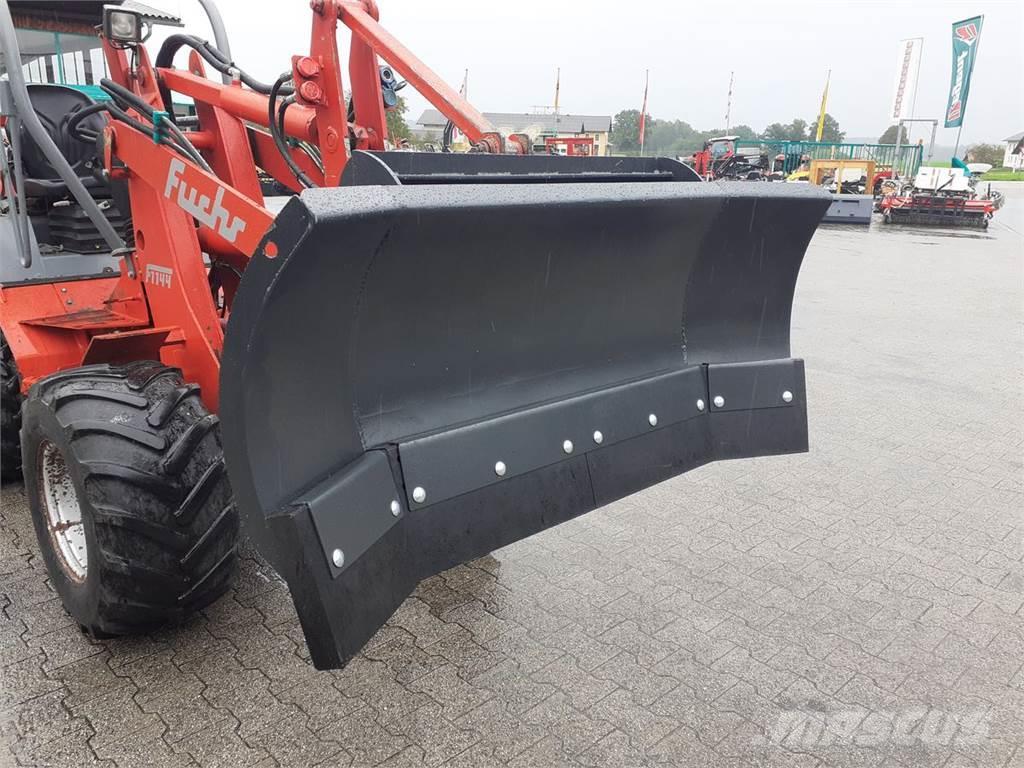  Dominator Pro Serie Andere Landmaschinen
