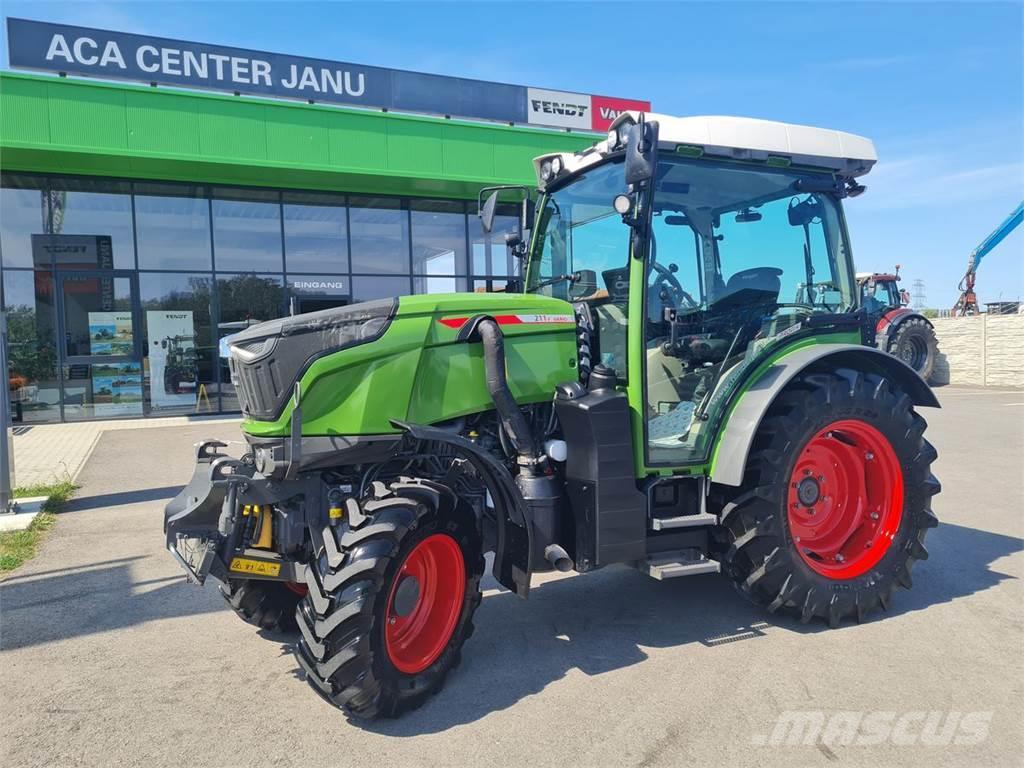 Fendt 211 Vario F Traktoren