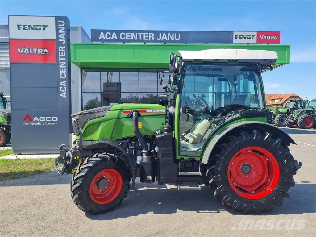 Fendt 211 Vario F Traktoren