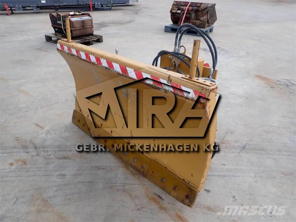 Kaiser K860 Schneeschilde und -pflüge