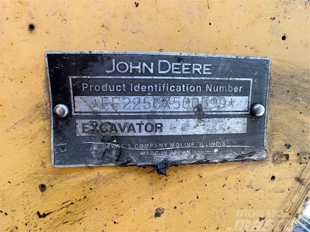 John Deere 225C LC Raupenbagger