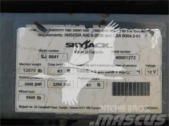SkyJack SJ8841RT Scheren-Arbeitsbühnen