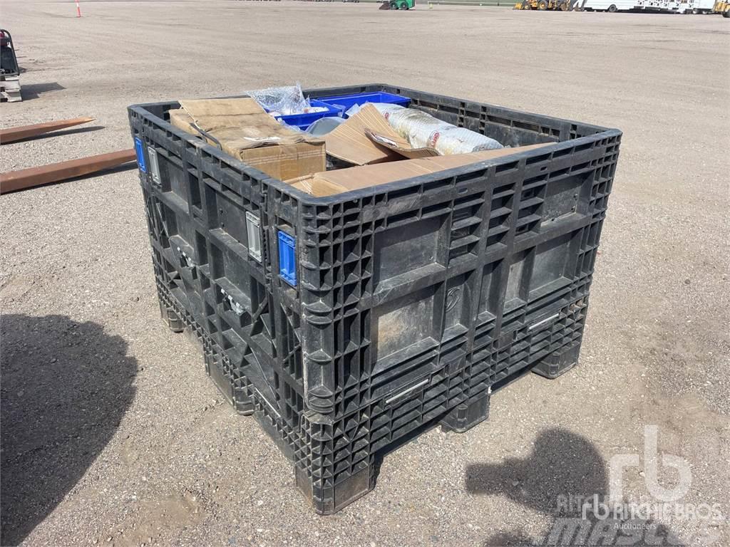  Quantity of Crates of Parts Andere Zubehörteile