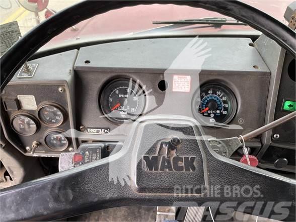 Mack RD686SX Kipper