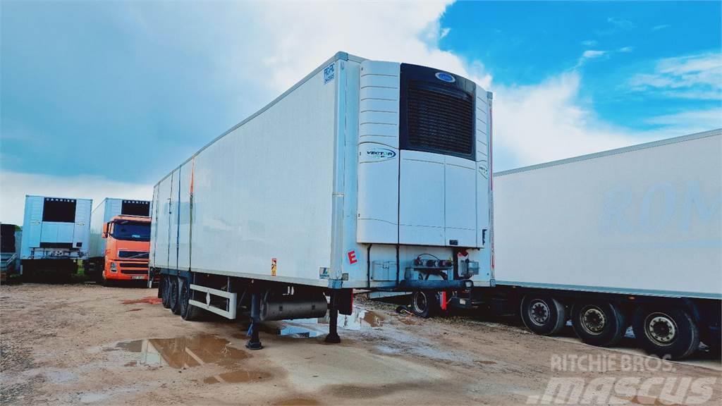 Fruehauf Fahrbereit Ausgebrannt Temperature controlled semi-trailers