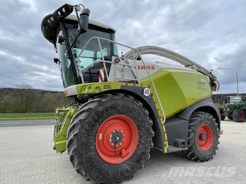 CLAAS JAGUAR 930 - STAGE V Selbstfahrende Häcksler