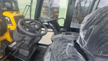 JCB 403 AGRI-PLUS
