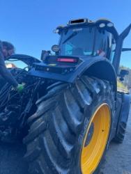 JCB 8330