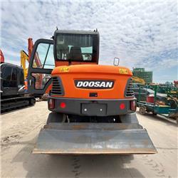 Doosan DX 60 W