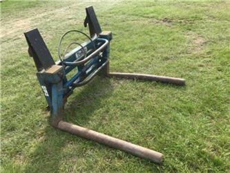 Tanco round bale squeeze with JCB fittings