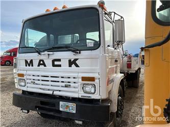 Mack MS200