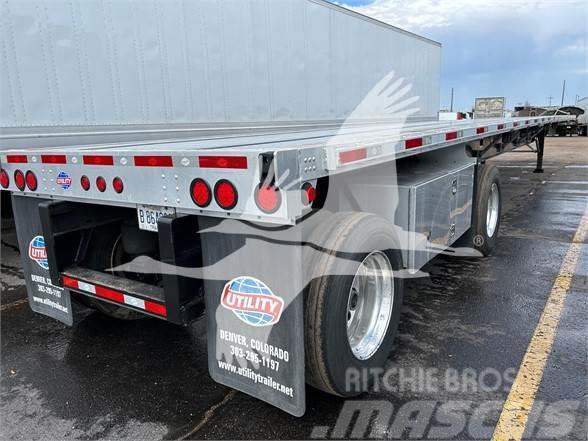 Utility 4000AE 53' COMBO FLATBED, SPREAD AIR RIDE, COIL PA Pritschenauflieger