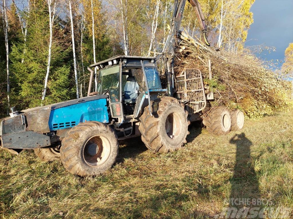 Valtra 8400 Forsttraktoren