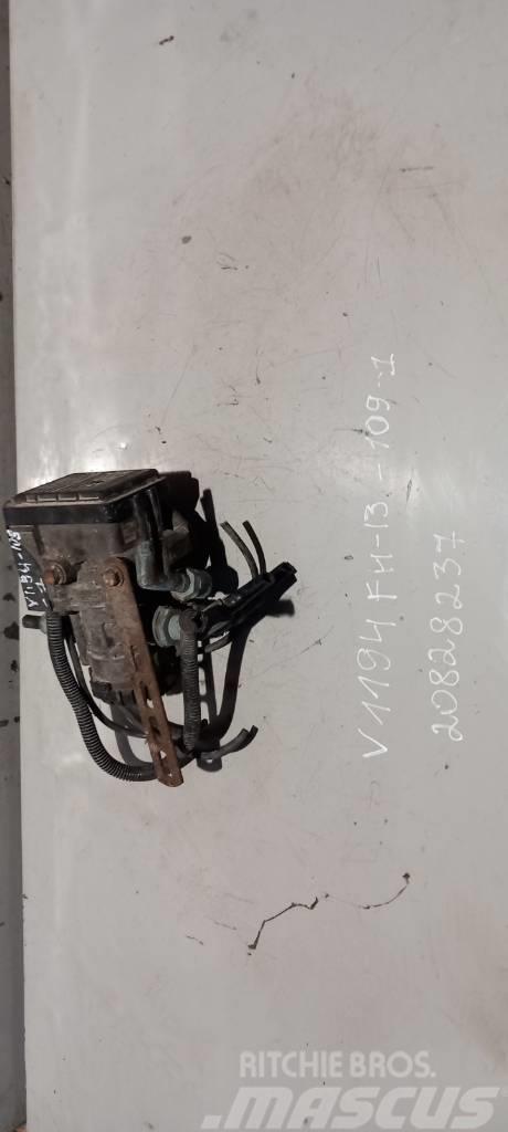 Volvo FH13.440 EBS brake valve 20828237 Bremsen
