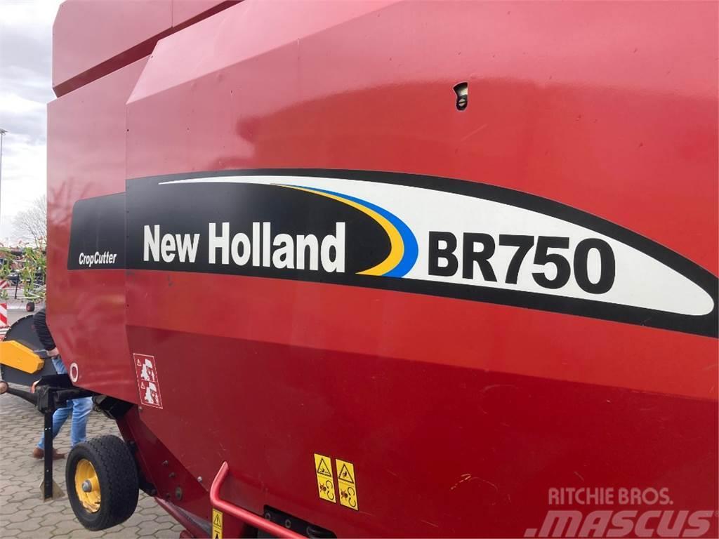 New Holland BR 750 Crop Cutter Rundballenpressen