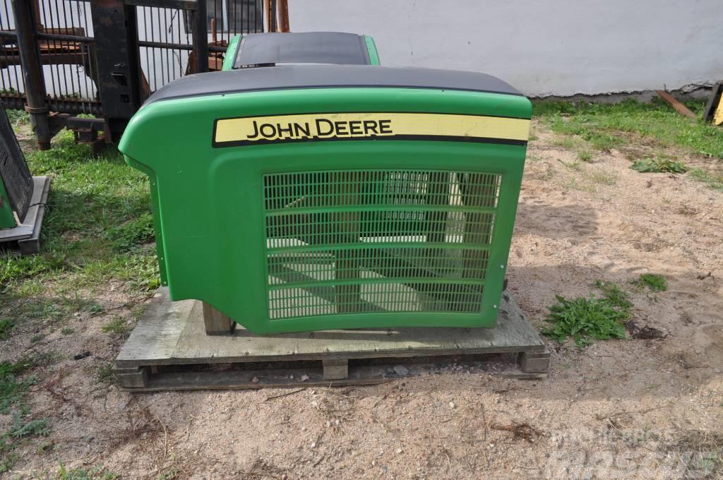 John Deere Maska silnika 1270/1470E F654398 Kabinen
