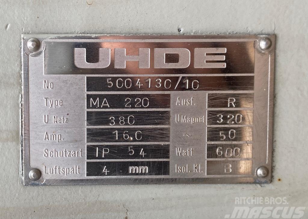  UHDE 1300 x 650 (600) Feeder