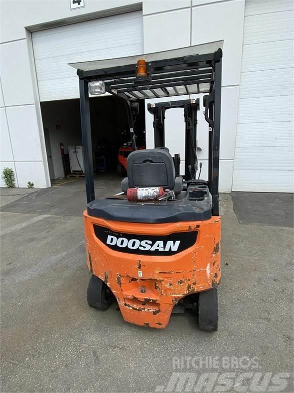 Doosan B25X-7 Diesel Stapler