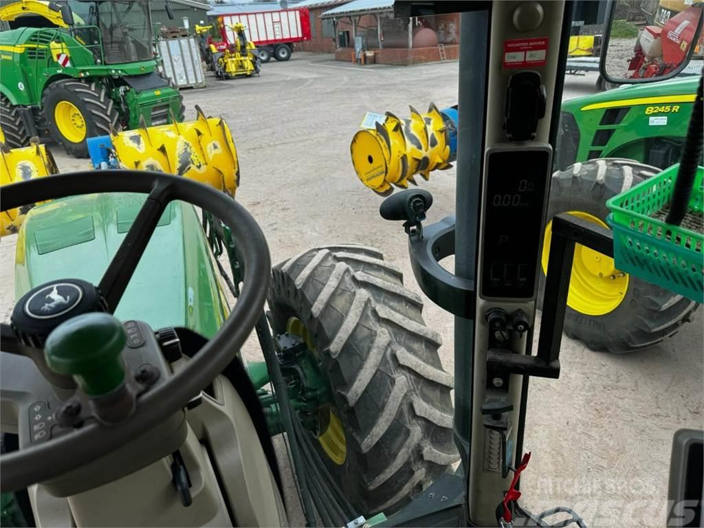 John Deere 8245R Traktoren