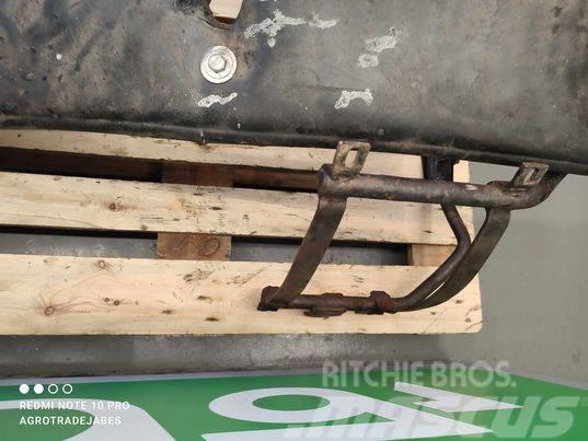 CASE 160 Puma frame fender Reifen