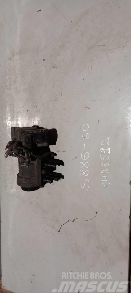 Scania R144.530 brake main valve 1428512 Bremsen