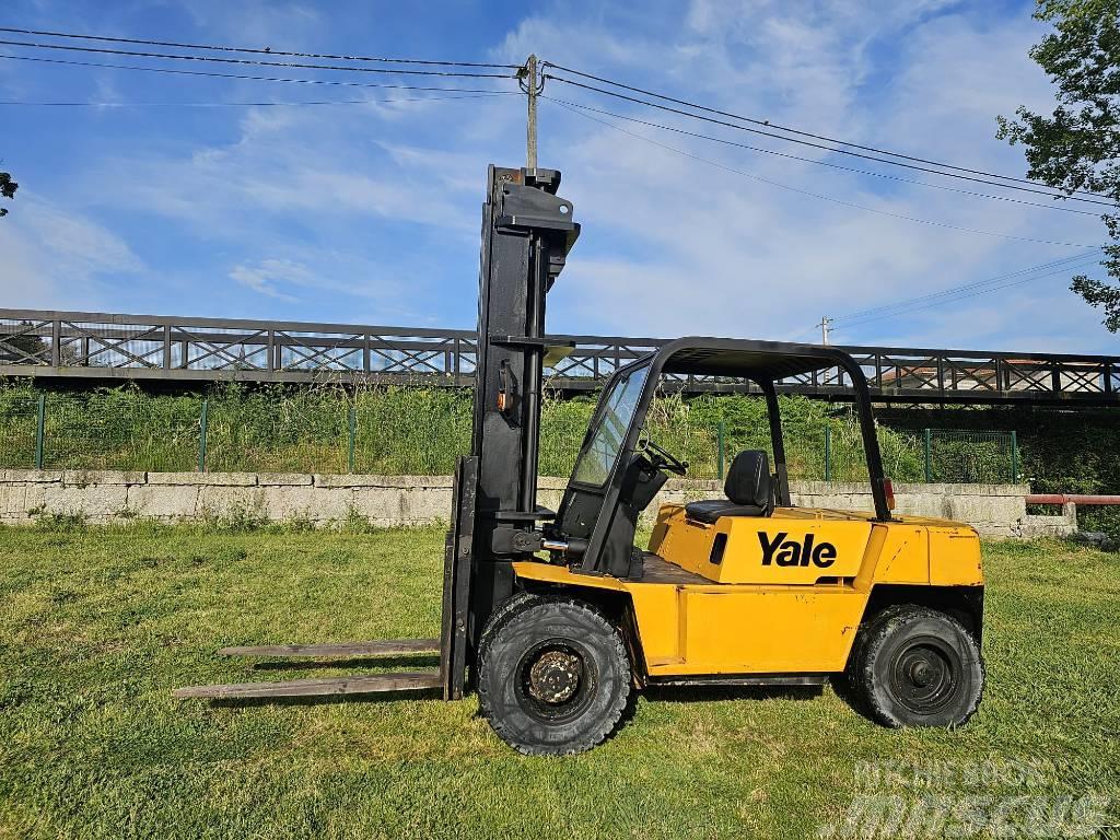 Yale GDP140 Diesel Stapler