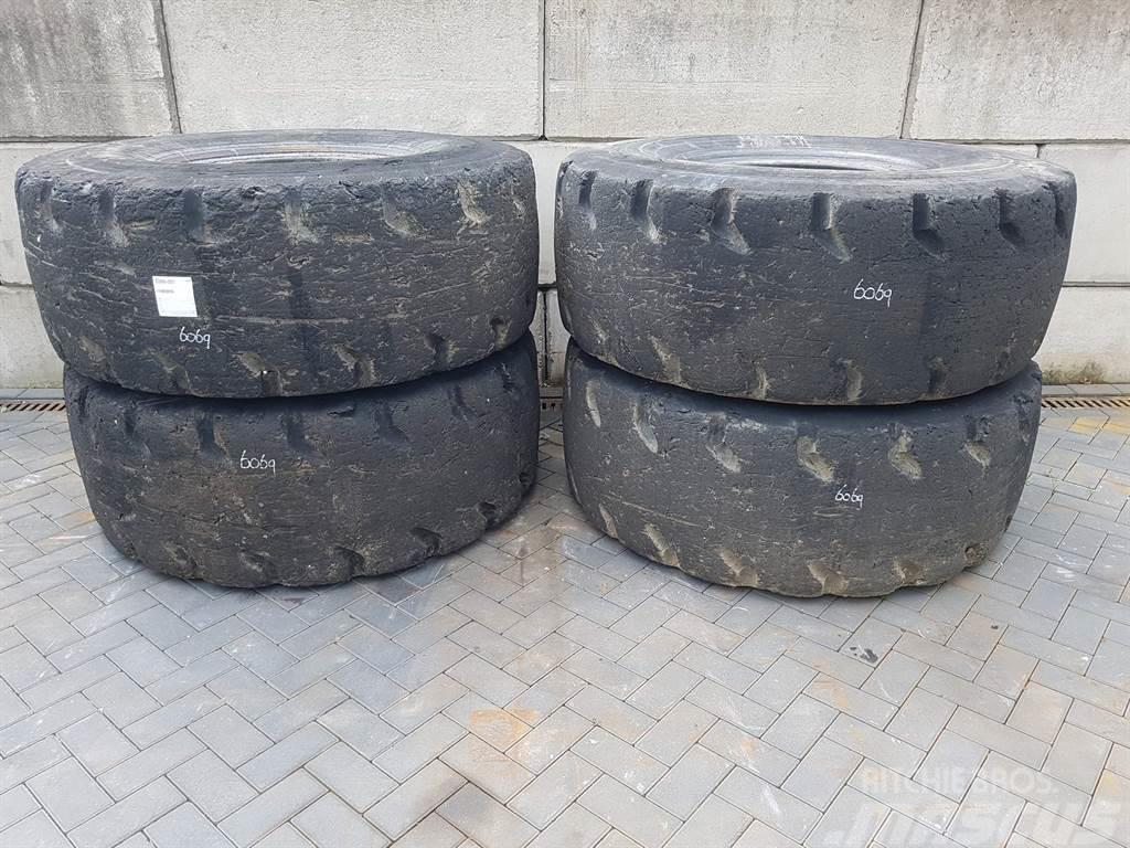 Goodyear 23.5-25 - Tyre/Reifen/Band Reifen