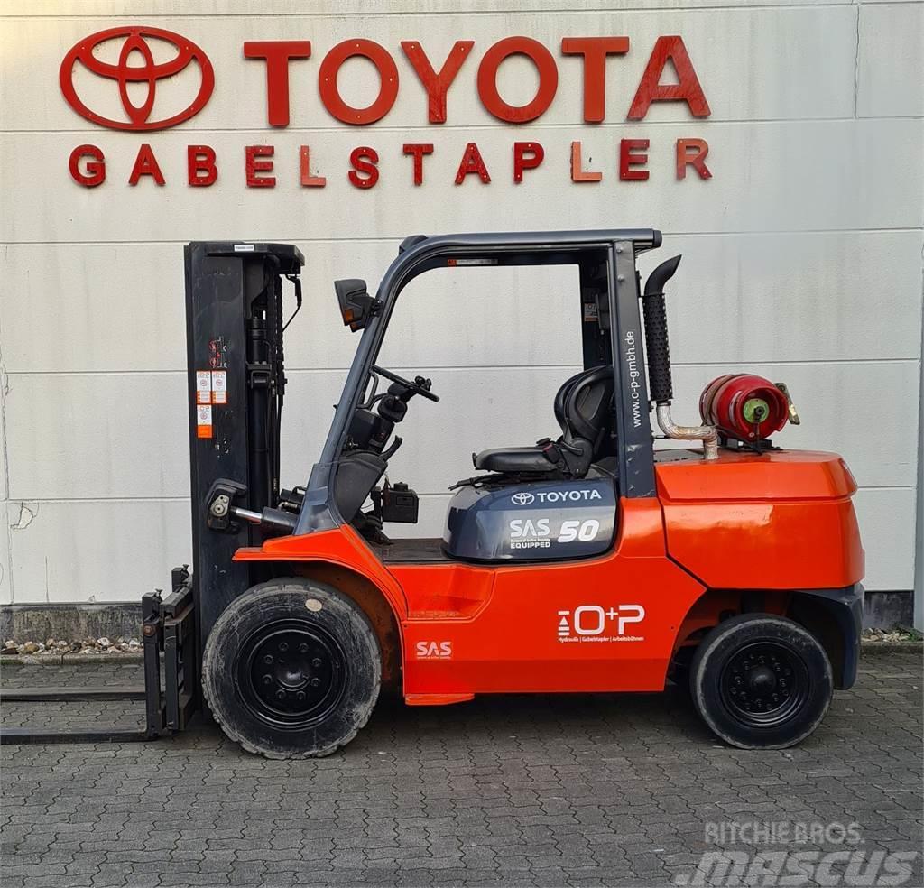 Toyota Tonero 02-7FG45 Gas Stapler