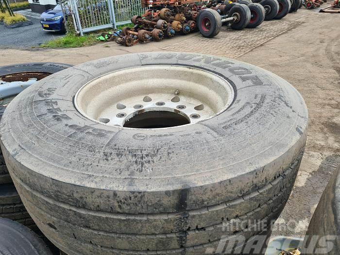  Dunlop, Bridgestone trailer tire 385/65 R 22.5 on Reifen