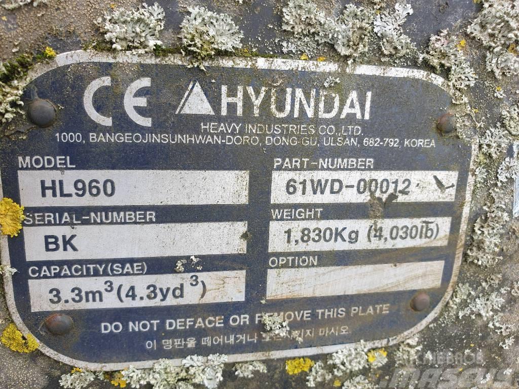 Hyundai Loader Bukect HL960, Volvo QC Schaufeln