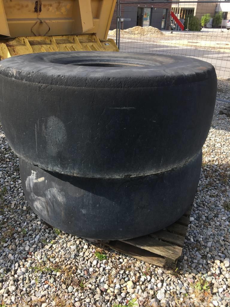 Michelin Recamax 23.5R25 smooth tyre Reifen