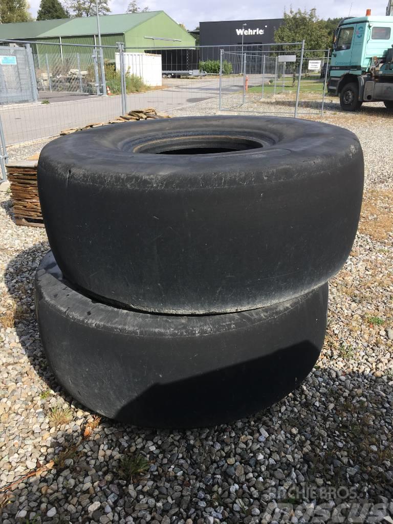 Michelin Recamax 23.5R25 smooth tyre Reifen