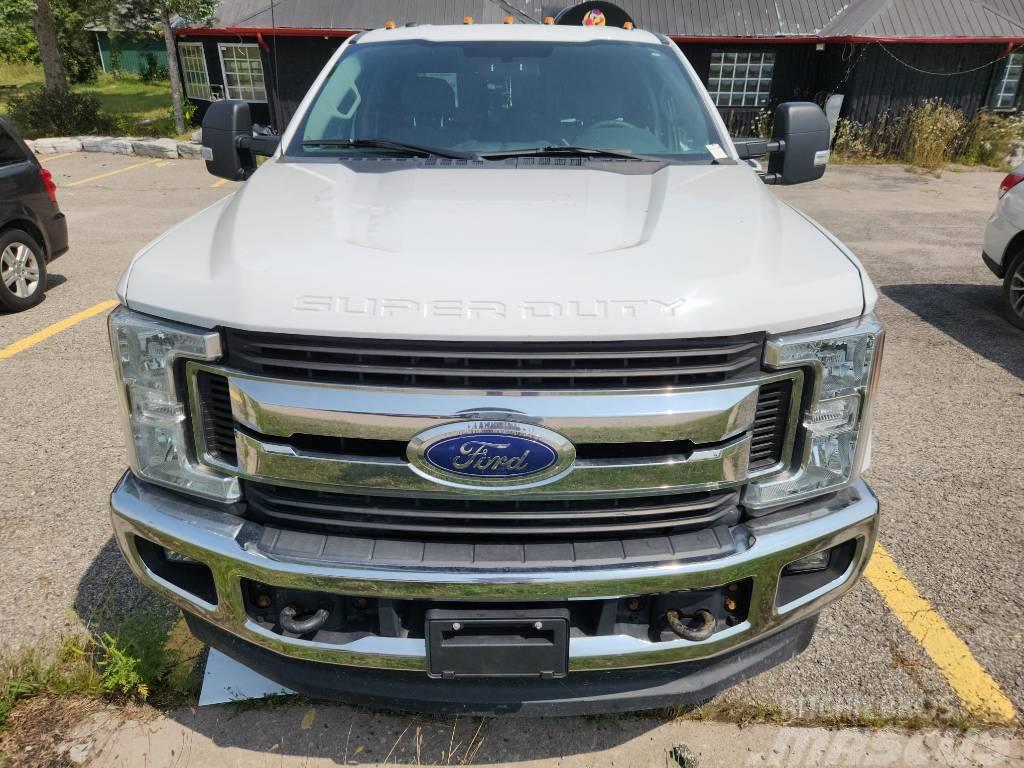 Ford Super Duty F-350 Andere Transporter