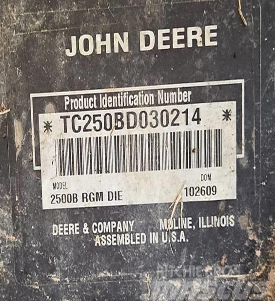 John Deere 2500 B PrecisionCut Reitermäher