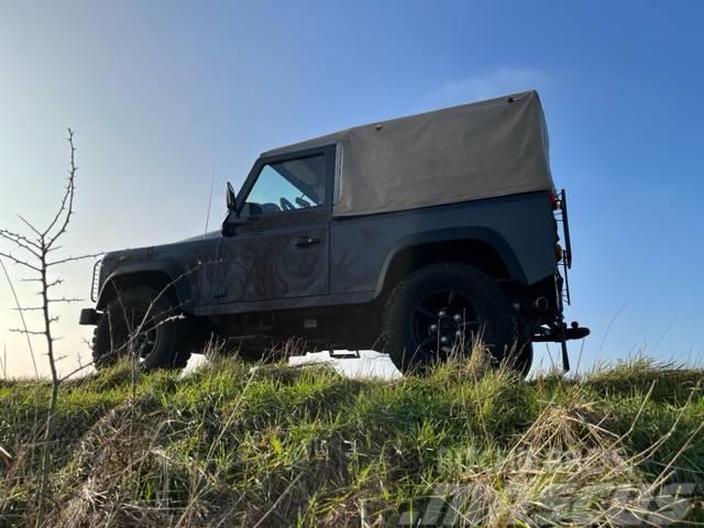 Land Rover Defender 90 iconic soft top year 2013 PKWs