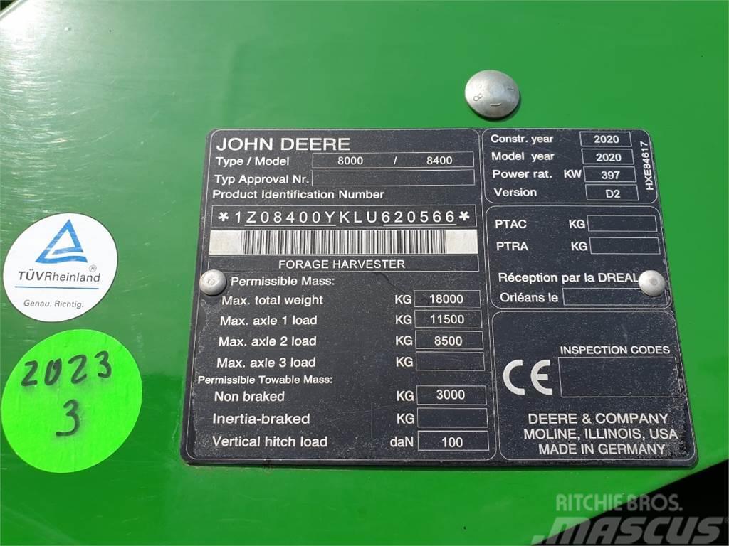 John Deere 8400 Feldhäcksler