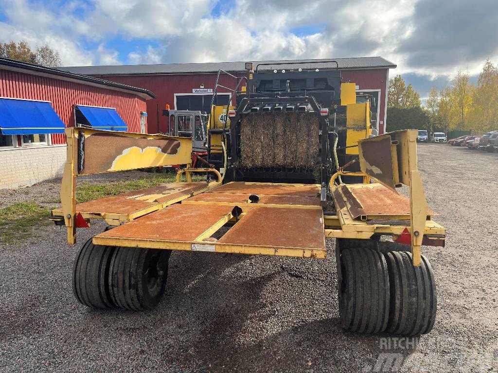 New Holland BB 960 A Dismantled: only spare parts Quaderpressen