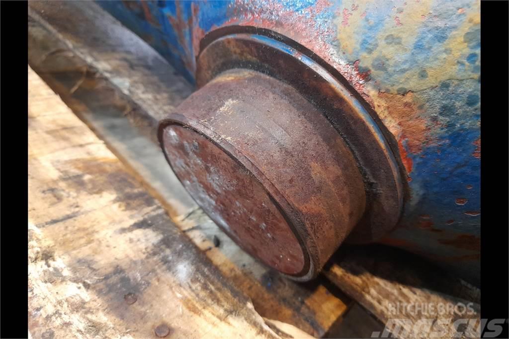 New Holland 8240 Front axle house Getriebe