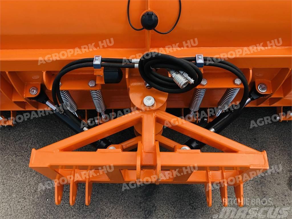  snow plough for front hydraulics 300 cm wide Weitere Lade- und Grabgeräte