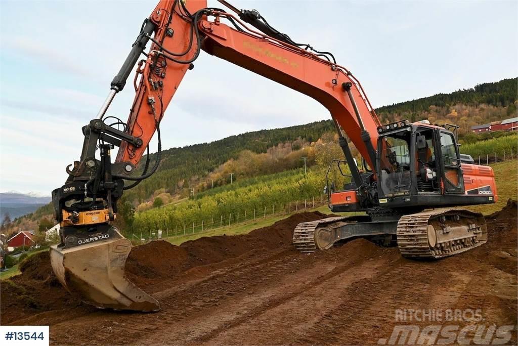 Doosan 300 DX LC-5 with lots of equipment. Taken out in 2 Raupenbagger