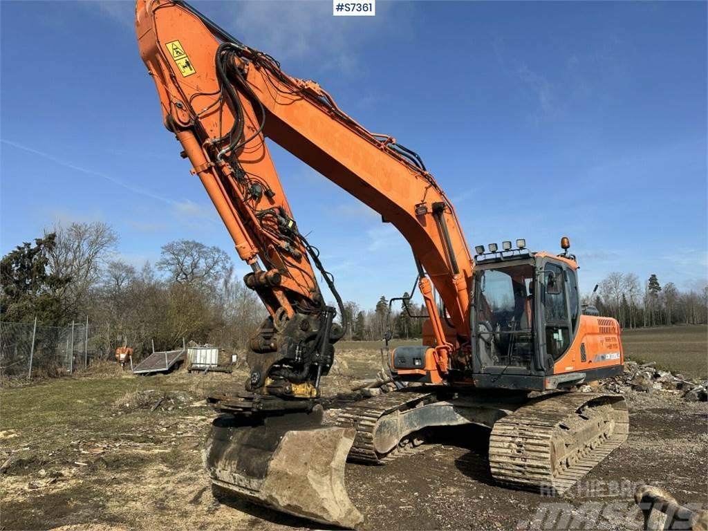 Doosan DX225LC-3 Excavator with rotor and bucket Raupenbagger