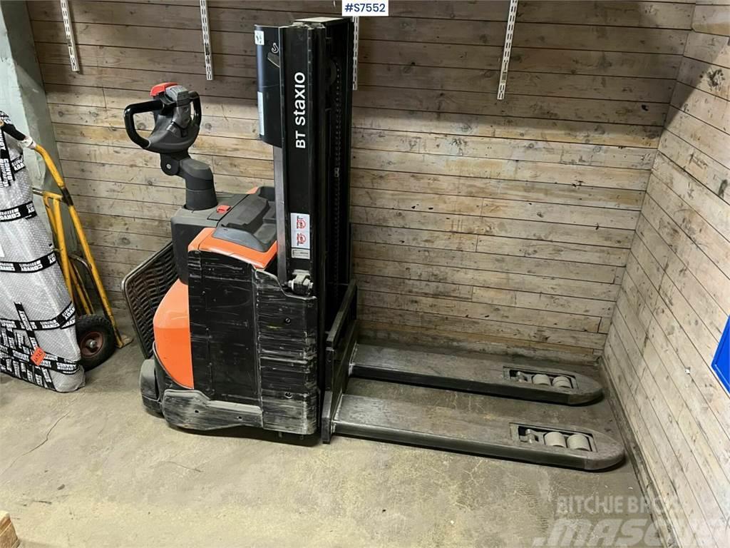Toyota Stacker truck SWE200D Andere