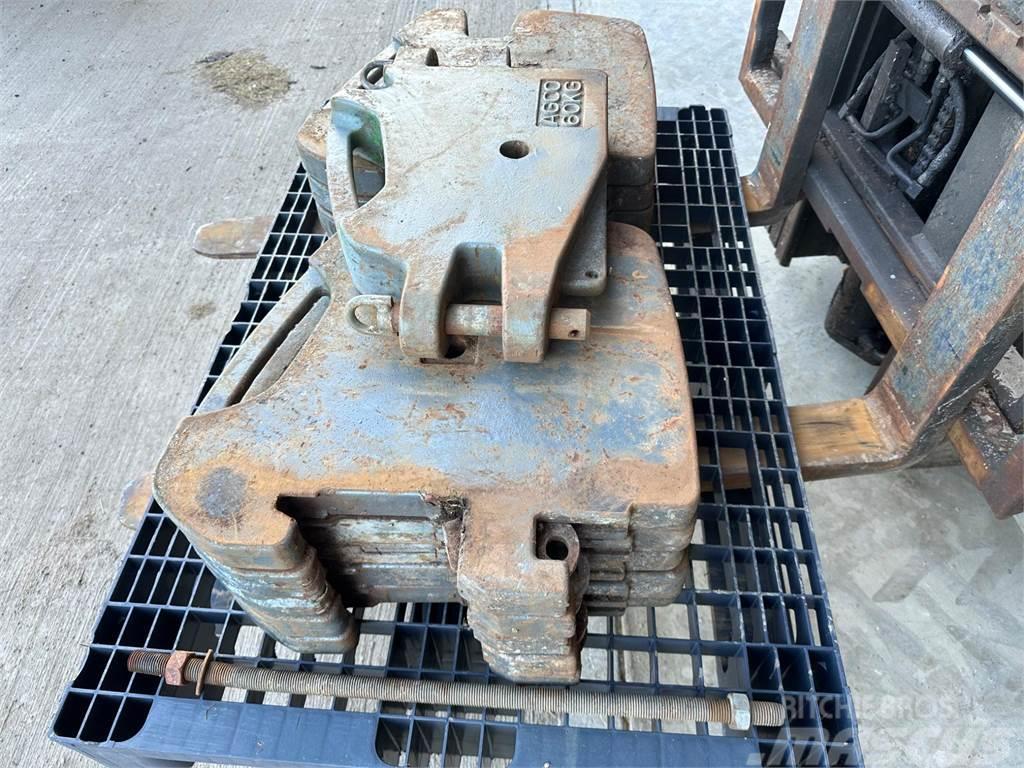 Massey Ferguson Set of front weights with centre tow weight Frontgewichte